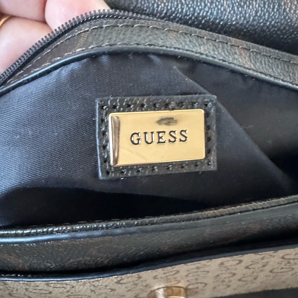 Guess crossbody bag - Picture 10 of 17